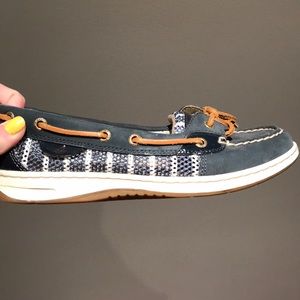 Brand new Navy sperrys